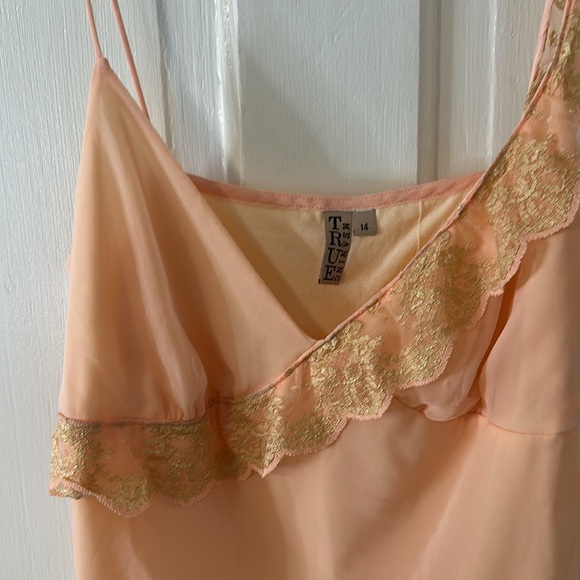 True Meaning Vintage Y2K Peach Chiffon Lace Asymmetrical Top 14 - Picture 2 of 7